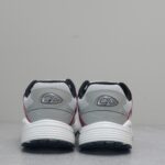 𝐂𝐇𝐑𝐈𝐒𝐓𝐈𝐀𝐍 𝐃𝐈𝐎𝐑 𝐁𝟯𝟬 迪奥最新火爆情侣休闲鞋【撞脸NB？现已是D奥B30】时代 顺应复古市场趋势的「Dad Shoes」风格鞋款！ 鞋舌上的Dior标志，也注明了这双鞋的型号为 B30！运用了质感细腻的皮革与网眼布面材 质拼接成鞋身，鞋身两侧贴有显眼的反光字母CD表明身份，鞋身多处线条勾勒细节，让鞋子整体看起来不那么单调。搭载奶油色EVA、橡胶混合大底，复古风十足 Size：女码35-39（40定做不退换） 男码39-44（45/46定做不退换） - Image 8