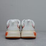 Ferragamo菲拉格慕 男新款休闲运动鞋 运动时尚魅力 经典搭配色 打造迷人个性化印花设计 高雅风格与休闲气韵交相辉映，张扬都市时髦风范。丰富色彩交织摩登韵味，简洁线条勾勒廓形包身，演绎休闲美学经典
-鞋面·🔝纳帕牛皮·品牌帆布·车缝品牌图腾
-内里·帆布，垫脚：顶级牛皮
-原版·TPR·橡胶发泡·双色成型大底
-Size 38-44 - Image 7