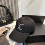 路易威登棒球帽LouisVuitton👒😍新款LV棒球帽，重工打造♥完美刺绣，高端大气，百搭款🤗男女通用！ - Image 6