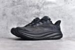 纯原级别 HOKA ONE ONE Clifton 克里夫顿9代专业性能减震公路跑步鞋 轻盈透气的针织网面和纱线的使用让鞋面更挺拔 增强鞋面的强度和支撑性能 搭配柔软的鞋舌 让双脚在舒适包裹中跑的更加畅快 全新泡棉中底 柔软的同时增强回弹性能 为不同跑者提供更平稳流畅的脚感 带来全面的缓冲保护 根据人体工程学设计的延长拉襟 后跟处弹软的海绵填充舒适固定 避免掉跟和摩擦 相比上一代光滑的内衬 Clifton 9的内衬增强了摩擦力 避免双脚在鞋内滑动 SIZE：36 36.5 37.5 38 38.5 39 40 40.5 41 42 42.5 43 44 44.5 45 - Image 2