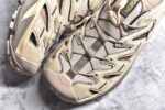 HOKA One One Hopara Sandals 霍帕拉系列水路两用溯溪涉水休闲户外露营凉鞋 作为先锋品牌的 HOKA ONE ONE总是以独特的方式 HOPA RA是一款溯溪鞋 又名排水鞋 可长期用于涉水和溯溪 保护脚底和脚趾的安全和舒适 鞋面材料速干 透气 耐磨 鞋底防滑 耐磨 抓地能力强 出于安全考虑 设计要求较高 涉水溯溪过程中 水 泥沙 可以直接从鞋内大孔排出 细纹鞋底使在岩石上抓地能力强 避免打滑 而上路后 鞋面具有快干透气等优点 尺码：36 36.5 37.5 38 39 40 40.5 41 42 42.5 43 44 45 - Image 8