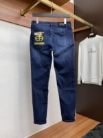 【Armani Jeans | Classic Denim, Embossed with Luxury DNA】 When streetwear meets haute couture, a pair of jeans can become a badge of status.
Deconstructing the language of denim with centuries-old craftsmanship, we infuse every inch of fabric with a modern attitude and luxurious details, making everyday wear a silent declaration of taste.
✨ A pair of jeans is an attitude, and even more so, a legacy.
It's not just a wardrobe essential, but also an interpretation of the brand's spirit—
"From suitcases to jeans, we have always defined the boundaries of luxury with the ultimate craftsmanship."
Sizes: 28-42 - Image 5