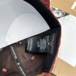 路易威登棒球帽LouisVuitton👒😍新款LV棒球帽，重工打造♥完美刺绣，高端大气，百搭款🤗男女通用！ - Image 7