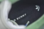 ▪细节鉴定
Bad Bunny x adidas originals GAZELLE INDOOR 舒适百搭 耐磨 低帮 板鞋 男女同款 绿色
JS5049 - Image 5