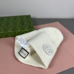 Comes with dust bagGucci official website knitted hat 😘  Cashmere material 🙆🏻 New products on the official website 😱 Simple and elegant 👍  The tight knitting method is very thick, soft and comfortable 🙈 Warm and stylish ❤️ can't bear to put it down 👍 Dear, hurry up and get it 👍😘 Same gender design! - Image 6
