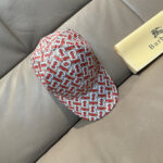 Comes with a box bag, Burberry's new baseball cap, genuine custom molded, brand new TB pattern, original version 💰 U printed fabric, meticulously crafted and flawless, of original factory quality, exclusively photographed in person, with fast assembly speed! - Image 2