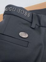 BOSS 25年秋冬 新款休闲西裤 干净利落剪裁，都市风十足 采用精纺面料手感软糯干爽，上身效果挺括有型。五金精致，商务休闲非常好看如此众多的顶级原料，打造出价值感无与伦比的高端产品，高端潮流时尚人士首选
尺码：29-40 - Image 6