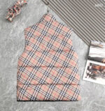 巴宝莉 秋冬季新品🌟时尚顶级马甲羽绒棉服填充进口羽绒朵，进口面料，加厚棉服里布最高标准，绝不跑绒，辅料五金全部原厂定做，10年专注服装生产，保证每件衣服的平整性，羽绒服界的劳斯莱斯！尺码：M～XXXL 下单报身高体重 - Image 3