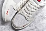 #NK SB Dunk Low 川久保玲联名-猪八米白勾 周年高端定制 低帮休闲板鞋 KK1333-004
#定制鞋盒 大厂纯原品质出货 超高清洁度 皮料切割干净无任何毛边 细节完美 
尺码：36 36.5 37.5 38 38.5 39 40 40.5 41 42 42.5 43 44 44.5 45 - Image 8