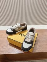 Fendi芬迪板鞋首款大头运动鞋~~fendi match篮球运动鞋，最新元素注入加FF复古的设计，超经典百搭系列……
鞋面采用牛皮和牛猄拼接组合，侧面凸起的双F logo，内里采用毛巾布里，TPU发泡组合双色大底不一般的舒适！情侣款35-44(男码加10) - Image 4