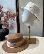 💰白色

Dior迪奥新款羊毛礼帽，平顶礼帽，百分百羊毛面料🦙%，头围57cm - Image 2