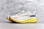 纯原级别 HOKA ONE ONE Clifton 克里夫顿9代专业性能减震公路跑步鞋 轻盈透气的针织网面和纱线的使用让鞋面更挺拔 增强鞋面的强度和支撑性能 搭配柔软的鞋舌 让双脚在舒适包裹中跑的更加畅快 全新泡棉中底 柔软的同时增强回弹性能 为不同跑者提供更平稳流畅的脚感 带来全面的缓冲保护 根据人体工程学设计的延长拉襟 后跟处弹软的海绵填充舒适固定 避免掉跟和摩擦 相比上一代光滑的内衬 Clifton 9的内衬增强了摩擦力 避免双脚在鞋内滑动 SIZE：36 36.5 37.5 38 38.5 39 40 40.5 41 42 42.5 43 44 44.5 45 - Image 2