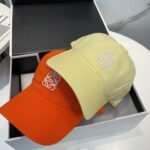 防尘袋
👒罗意威👒LOEWE新款原标设计棒球帽🧢质感超好，外部线条定位标准，做工精细，简约大气低价走量！ - Image 9