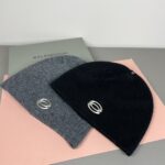 Comes with dust bag👒 Balenciaga 👒 Balenciaga official website quality in stock (non market ordinary goods, pay attention to details) autumn and winter new letter logo woolen hat, unisex knitted hat 🔥 Elegant temperament, warm and comfortable 👍 - Image 4