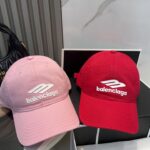Balenciaga Balenciaga baseball cap. My family has already mastered Balenciaga's craftsmanship, which is sure to be a hit. Balenciaga's new washed cotton baseball cap is a must-haveHeavy industry craftsmanship, double B letter logo, innovative and fashionable trendy styleExclusive physical shooting for both men and women, adjustable for both genders - Image 5