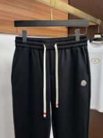 Mengkou 2025SS early autumn and winter new product, silk gloss thickened pure cotton fabric men's sports and leisure pants, a must-have type every season, an unquestionable hot selling flagship item, in line with the best color matching of the four seasons. The overall style continues the tone of SLP, integrating multiple craftsmanship aesthetics throughout, washing and aging naturally, creating a rebellious and personalized style! In terms of details, it is extremely outstanding and meticulously crafted. The entire body is made of customer supplied metal chains, which effectively demonstrates the brand identity! High quality repeated cotton fabric, excellent washing performance, impeccable! Pattern cutting perfect size M-3xL - Image 3