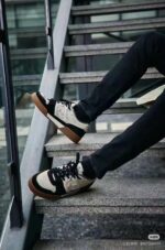 集合上脚效果图
Fendi芬迪板鞋首款大头运动鞋~~fendi match篮球运动鞋，最新元素注入加FF复古的设计，超经典百搭系列……
鞋面采用牛皮和牛猄拼接组合，侧面凸起的双F logo，内里采用毛巾布里，TPU发泡组合双色大底不一般的舒适！情侣款35-44(男码加10)