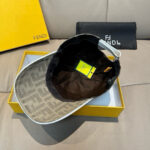 Comes with a box bag and Fendi's new original baseball cap, featuring a double F jacquard pattern. It is a hot selling item at the counter and has an excellent reputation for its retro double F jacquard pattern. The 1:1 mold is customized with the original jacquard sail fabric and top layer cowhide, making it lightweight and breathable! Excellent quality, basic head circumference of 56, adjustable patch, must buy item as shown in the picture! - Image 8