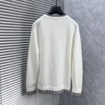 P 180 💐  Luoyi's 2025 autumn/winter wool blended round neck knitted sweater is made of imported custom yarn, providing comfortable and warm upper body, and is available for sale at the counter simultaneously. All three standards are complete.Size: M-3XL - Image 9