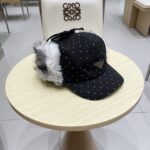 💰rada普拉达小众保暖雷锋帽防寒护耳毛绒鸭舌帽男女秋冬显脸小百搭棒球帽 - Image 3