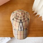 Burberry 🌸 Official website synchronized online 🎊  Korean version of new British style custom 1:1 original single quality unisex baseball cap with American craftsmanship, cotton and linen geological fabric, high version quality 🔥🔥🔥