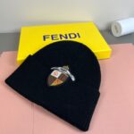 💰 FENDI's official website recommends a knitted hat that is popular among fashion bloggers for autumn and winter. It hides a subtle sense of luxury, with every line exuding a clean and elegant style. It is simple yet not simple, generous yet not out of style, and every detail showcases high-end taste. The sense of fashion becomes more and more enduring in restraint. - Image 3