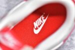 ▪️细节鉴定
NK SB Dunk Low Supreme联名 米白红勾 低帮休闲板鞋 - Image 6