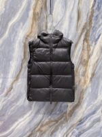 [Goose Down] Moncler Mouth Mask 2025 Autumn/Winter New Collection 🆕 Down jacket original 1:1 customized hardware accessories fully imported original customized welcome counter comparison absolute high quality, using top-grade 95 white goose down super soft feather filling, fluffy and full super heavy industry fabric with excellent workmanship 👍 Perfect design, pay attention to the comfortable fabric, exclusive non market item, unisex size: 1-5 - Image 2