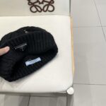 🧢普拉达💰RADA👒 秋冬新款针织毛线帽，超火爆💖质感一流，出街超好搭配！减龄神器 - Image 9