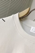 G728 MJ 🔥 Magira 2025ss new long sleeved round neck sweatshirt, high-end version! Customized fabrics for counters have high breathability and comfort, impeccable details, and brand element design concepts, reflecting high quality. Delicate and soft to the touch! Presenting casual tailoring, the upper body design is superb! 🐉 Size: M-3XL - Image 5