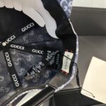 Gucci Classic Original Baseball Hat 😍 Counter 1:1 mold customization, highest version, original canvas lightweight and breathable! Physical shooting, suitable for both men and women in all seasons, with a basic head circumference of 56 and adjustable patch. - Image 7