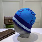 GUCCI Knitted Hat 😘  Cashmere material 🙆🏻 New products on the official website 😱 Simple and elegant 👍  The tight knitting method is very thick, soft and comfortable 🙈 Warm and stylish ❤️ can't bear to put it down 👍 Dear, hurry up and get it 👍😘 Unisex - Image 8