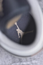 ▪细节鉴定
Air Jordan AJ1 Low 低帮 白黑金钩 - Image 6