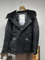 #qiu 🐉🐉 、 BBR Burberry FW2025 Autumn/Winter New Down Jacket. The cabinet is on sale and difficult to find. Using customized windproof and rainproof fabric, wrinkle resistant and stylish, soft and skin friendly, with extremely high comfort for the upper body; Extremely high recognition; Suitable for concave various shapes; Filled with 90% velvet, it is soft, warm, and fluffy, giving the upper body a stylish look; A down jacket suitable for various occasions.Size: M-3XL (AY)Size: Shoulder width cm Chest circumference cm Clothing length cm Sleeve length cmManual measurement with 1-2cm error is normal (chest circumference ± 4cm per yard, other parts ± 1cm) - Image 10