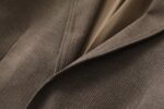 Gucc G's new men's wool suit jacket for autumn and winter 2025 is made to high standards with top-notch ready to wear clothing. It is custom-made in Italy with wool fabric, which has a delicate and soft touch. The upper body is firm and stylish, with a natural and comfortable texture. The fabric continuity is excellent, and the upper body effect is superb, suitable for any body shape. The overall brand is decorated with Thousand Bird Grid craftsmanship, exuding a strong sense of luxury. The design of two buttons, atmospheric and perfect ready to wear cut, stands out in terms of styling effect, and is a must-have for urban early autumn casual matching. Size: M-4XL slim fit 178 135 L slim fit maximum weight 190 pounds - Image 7