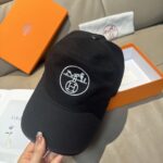 配盒子布袋，HERMÈS (爱马仕)原单棒球帽，经典H， 正品开模订制，原版透气帆布面料+头层牛皮，原厂精钢调节扣，做工细致，时尚帅气质量超赞！ - Image 4
