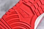 ▪️细节鉴定
NK SB Dunk Low Supreme联名 米白红勾 低帮休闲板鞋 - Image 5