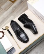 Gucci leather shoes, loafers - Image 2