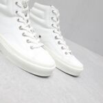 🌟  《顶级品质》
GⅣENCHY纪梵希魔术贴经典款 
专柜官网同步 市面最高版本 原版一比一复刻 四季潮鞋！纪凡希鞋子做工讲究 每一条走线都是按照原版样式 基本做到零瑕疵 媲美专柜 毫无压力 此款鞋即新潮又百搭！
▪️鞋面:进口摩术贴
▪️鞋面:进口头层牛皮
▪️垫脚:羊皮内里
▪️大底:原版TPU
▪️码数:女35一40 男39一44 - Image 6