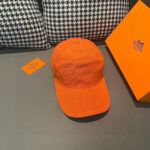 配盒子布袋，HERMÈS (爱马仕)原单棒球帽，经典H，正品开模订制，原版透气帆布面料+头层牛皮，原厂精钢调节扣，做工细致，时尚帅气质量超赞！ - Image 3