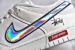 ▪️细节鉴定
NK SB Dunk Low Supreme x 斯图西三方联名-米黄银勾 - Image 3