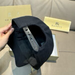 Comes with box bag, Burberry counter popular original baseball cap, TB small embroidery. 1: Customized mold making, 3D embroidery, exquisite and flawless! 100% pure cotton fabric, meticulous workmanship, original factory quality, exclusive physical photography. - Image 8