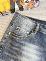 【Armani Jeans | Classic Denim, Embossed with Luxury DNA】 When streetwear meets haute couture, a pair of jeans can become a badge of status.
Deconstructing the language of denim with centuries-old craftsmanship, we infuse every inch of fabric with a modern attitude and luxurious details, making everyday wear a silent declaration of taste.
✨ A pair of jeans is an attitude, and even more so, a legacy.
It's not just a wardrobe essential, but also an interpretation of the brand's spirit—
"From suitcases to jeans, we have always defined the boundaries of luxury with the ultimate craftsmanship."
Sizes: 28-42 - Image 4