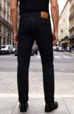 【Gucci Jeans | Classic Denim, Engraved with Luxury DNA】 When street style meets haute couture, a pair of jeans can become a badge of status.
Deconstructing the language of denim with centuries-old craftsmanship, we infuse every inch of fabric with a modern attitude and luxurious details, making everyday wear a silent declaration of taste.
✨ A pair of jeans is an attitude, and even more so, a legacy.
It's not just a wardrobe essential, but also an interpretation of the brand's spirit—
"From suitcases to jeans, we have always defined the boundaries of luxury with the ultimate craftsmanship."
Sizes: 28-42