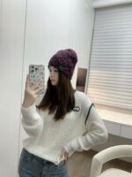 罗意威loewe官网经典款针织帽！小红书热卖爆款！穿搭神气！男女同款，加厚更保暖，时尚流行🌸质感一流，秋冬保暖最佳名品，赶紧订购哦，跑量款 - Image 9