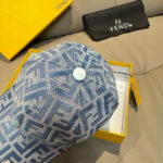 New shipment!Comes with box bag, Fendi's new original baseball cap, double F-jacquard, a perennial hot selling item at the counter, with excellent reputation. Customized 1:1 mold, original jacquard sail fabric+top layer cowhide, lightweight and breathable! Excellent quality, basic head circumference of 56, adjustable patch. - Image 5