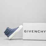 🌟  《顶级品质》
GⅣENCHY纪梵希魔术贴经典款 
专柜官网同步 市面最高版本 原版一比一复刻 四季潮鞋！纪凡希鞋子做工讲究 每一条走线都是按照原版样式 基本做到零瑕疵 媲美专柜 毫无压力 此款鞋即新潮又百搭！
▪️鞋面:进口摩术贴
▪️鞋面:进口头层牛皮
▪️垫脚:羊皮内里
▪️大底:原版TPU
▪️码数:女35一40 男39一44
