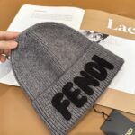 Fendi FENDI Knitted Hat 😘 😱 Simple and elegant 👍  The tight knitting method is very thick, soft and comfortable 🙈 Warm and stylish ❤️ can't bear to put it down 👍 Dear, hurry up and get it 👍😘 Same gender design! - Image 7
