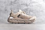 HOKA One One Hopara Sandals 霍帕拉系列水路两用溯溪涉水休闲户外露营凉鞋 作为先锋品牌的 HOKA ONE ONE总是以独特的方式 HOPA RA是一款溯溪鞋 又名排水鞋 可长期用于涉水和溯溪 保护脚底和脚趾的安全和舒适 鞋面材料速干 透气 耐磨 鞋底防滑 耐磨 抓地能力强 出于安全考虑 设计要求较高 涉水溯溪过程中 水 泥沙 可以直接从鞋内大孔排出 细纹鞋底使在岩石上抓地能力强 避免打滑 而上路后 鞋面具有快干透气等优点 尺码：36 36.5 37.5 38 39 40 40.5 41 42 42.5 43 44 45 - Image 3
