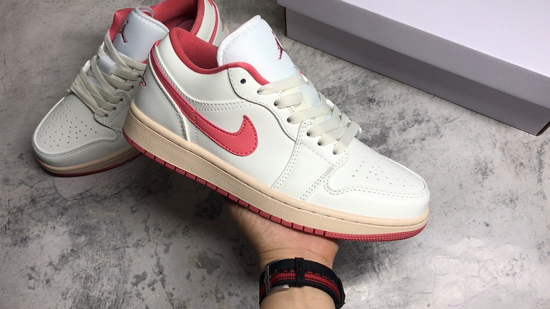 ▪公司级别
Air Jordan AJ1 Low 低帮 粉白